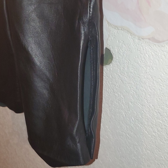 BEBE CAPRI LEATHER PANTS - Picture 2 of 4